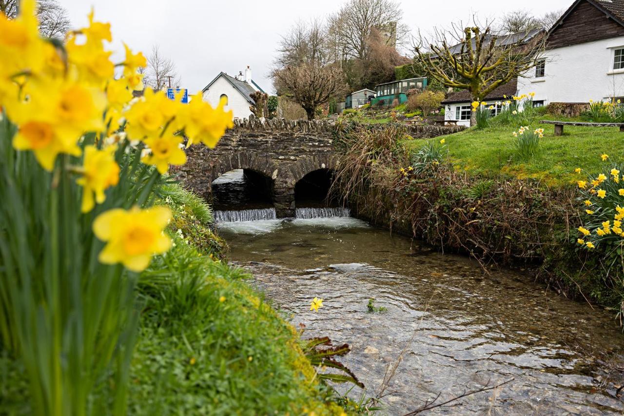 The Royal Oak Exmoor Hotel Winsford  ภายนอก รูปภาพ